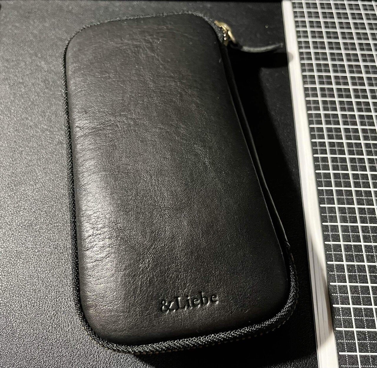 &Liebe 「文具にこだわる人のジップペンケース 栃木レザー」を買って