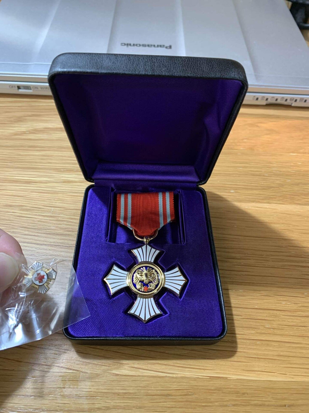 日本赤十字社 功労章 昭和初期 勲章 略綬・箱付き 日本赤十字社金色有功