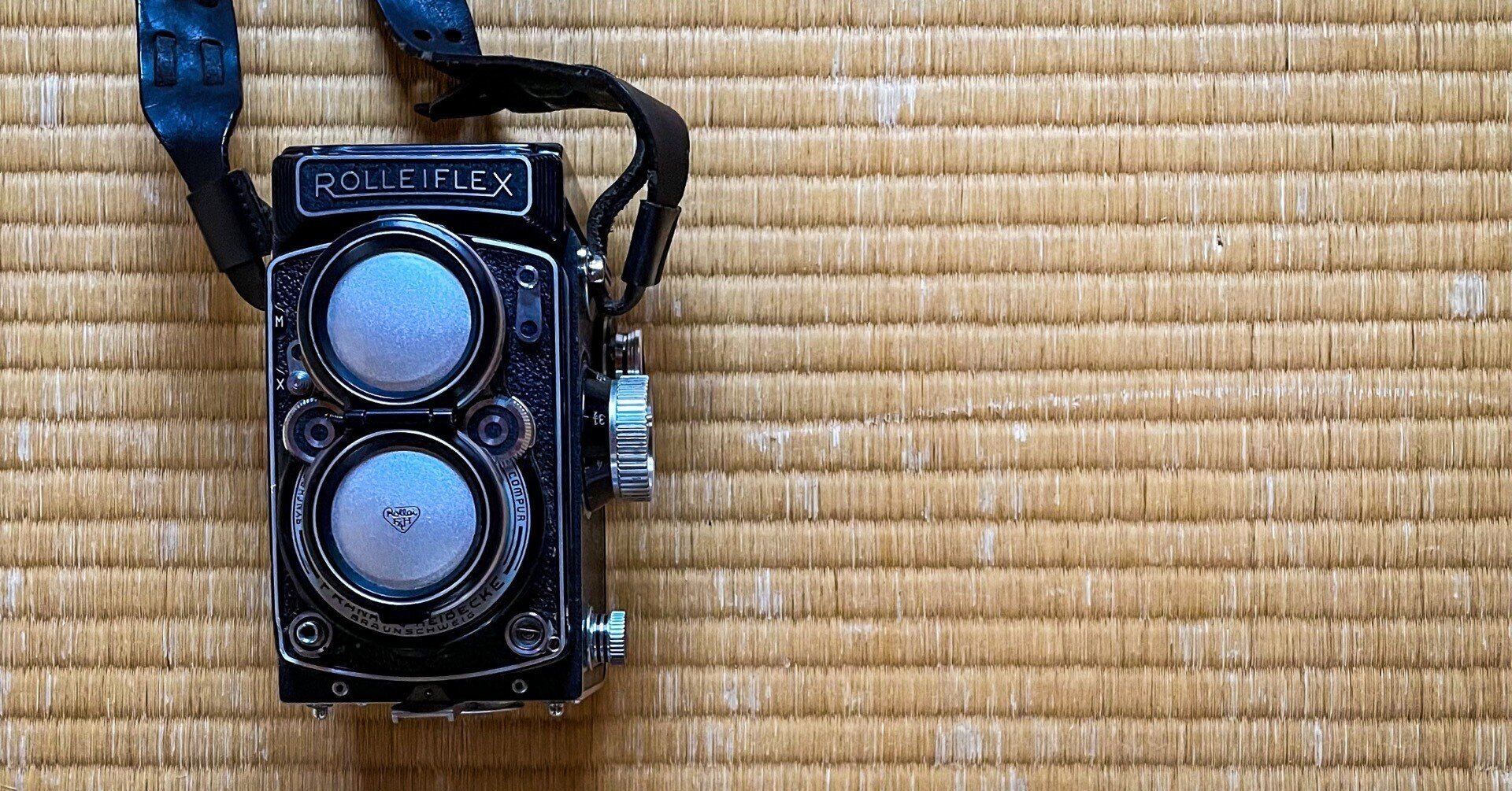 70年前の二眼レフカメラ・ローライフレックスで草花を接写する〜中判