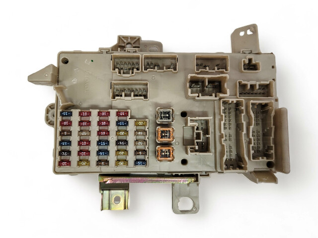 Toyota Camry 02-04 Junction Relay Fuse Box, Interior Under Dash
