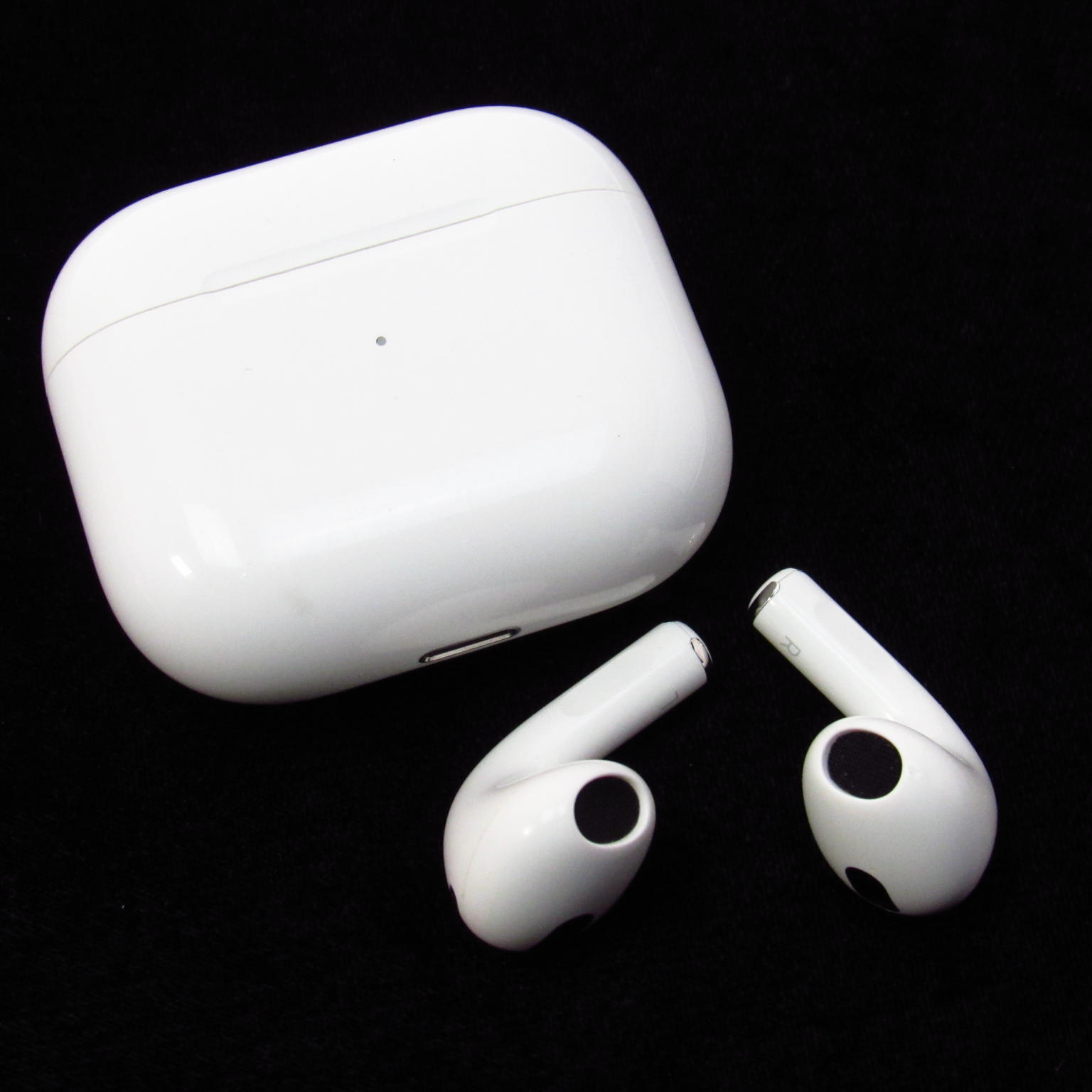 Apple AirPods 3rd Generation A2564/A2565 Bluetooth In-Ear Earbuds