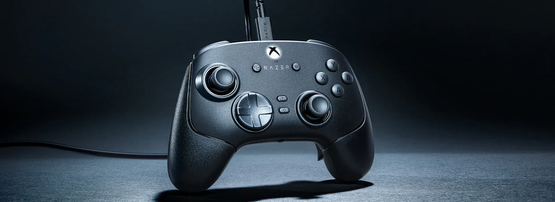 Razer Wolverine V3 Tournament Edition ゲーミングコントローラー