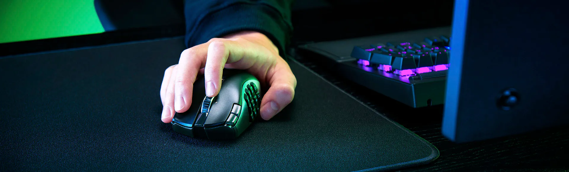 MMO Wireless Gaming Mouse - Razer Naga V2 HyperSpeed | Razer