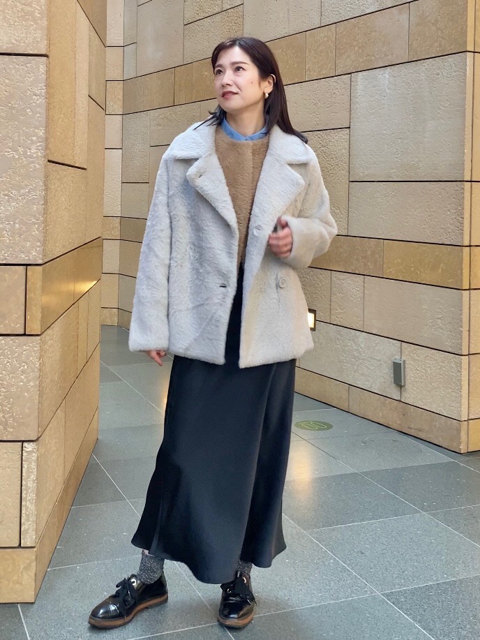 フェザーヤーンニットコート」の着用コーディネート| プラステ