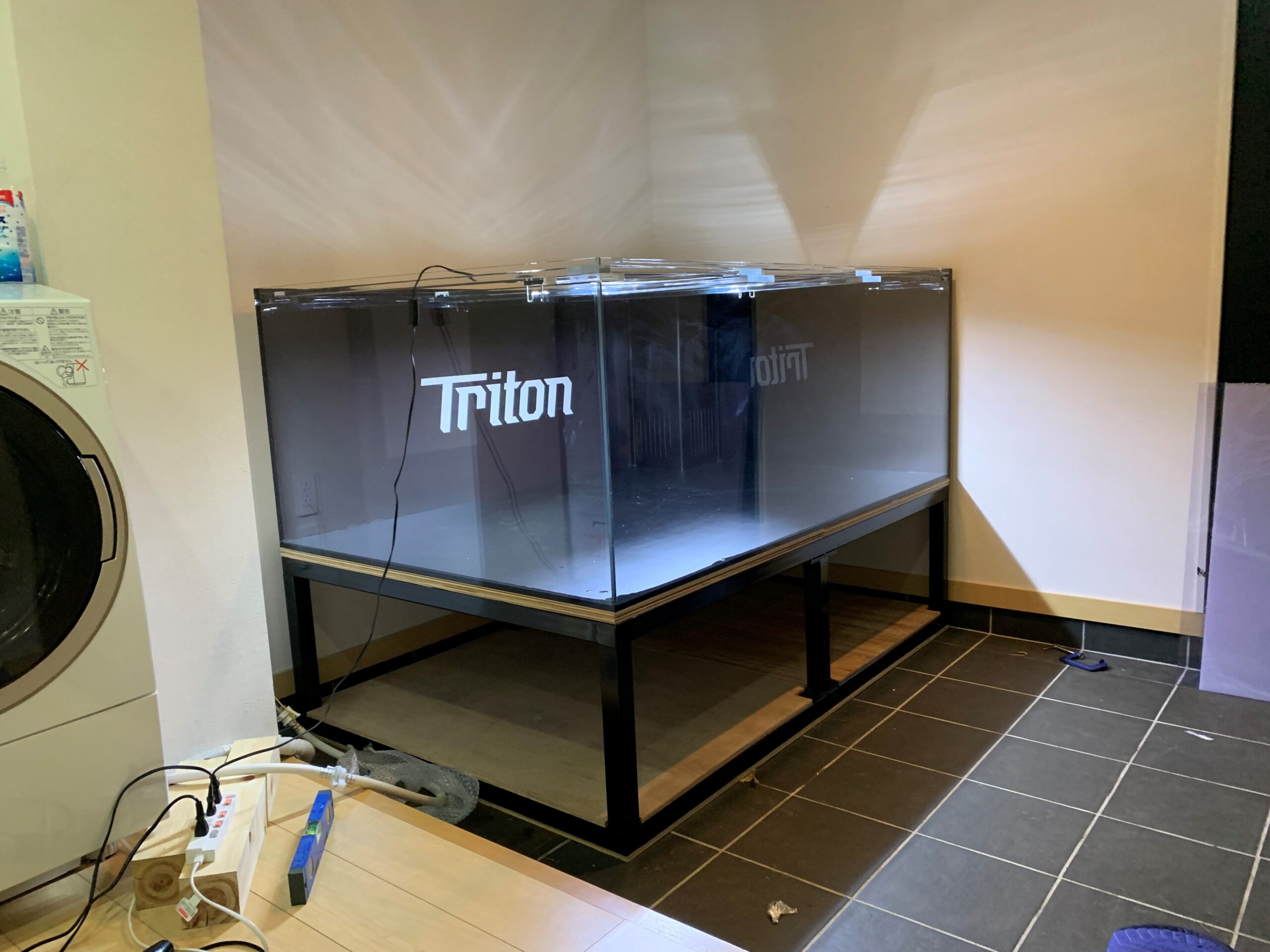 三重県伊賀市 N様邸 W1800/D1200/H700 | オーダー水槽「トリトン水槽」