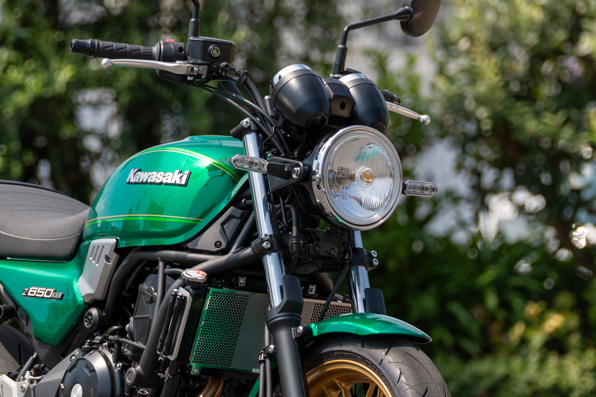 Z650RS/ER650M 純正 LED ヘッドライト と ヘッドライト カバー美品