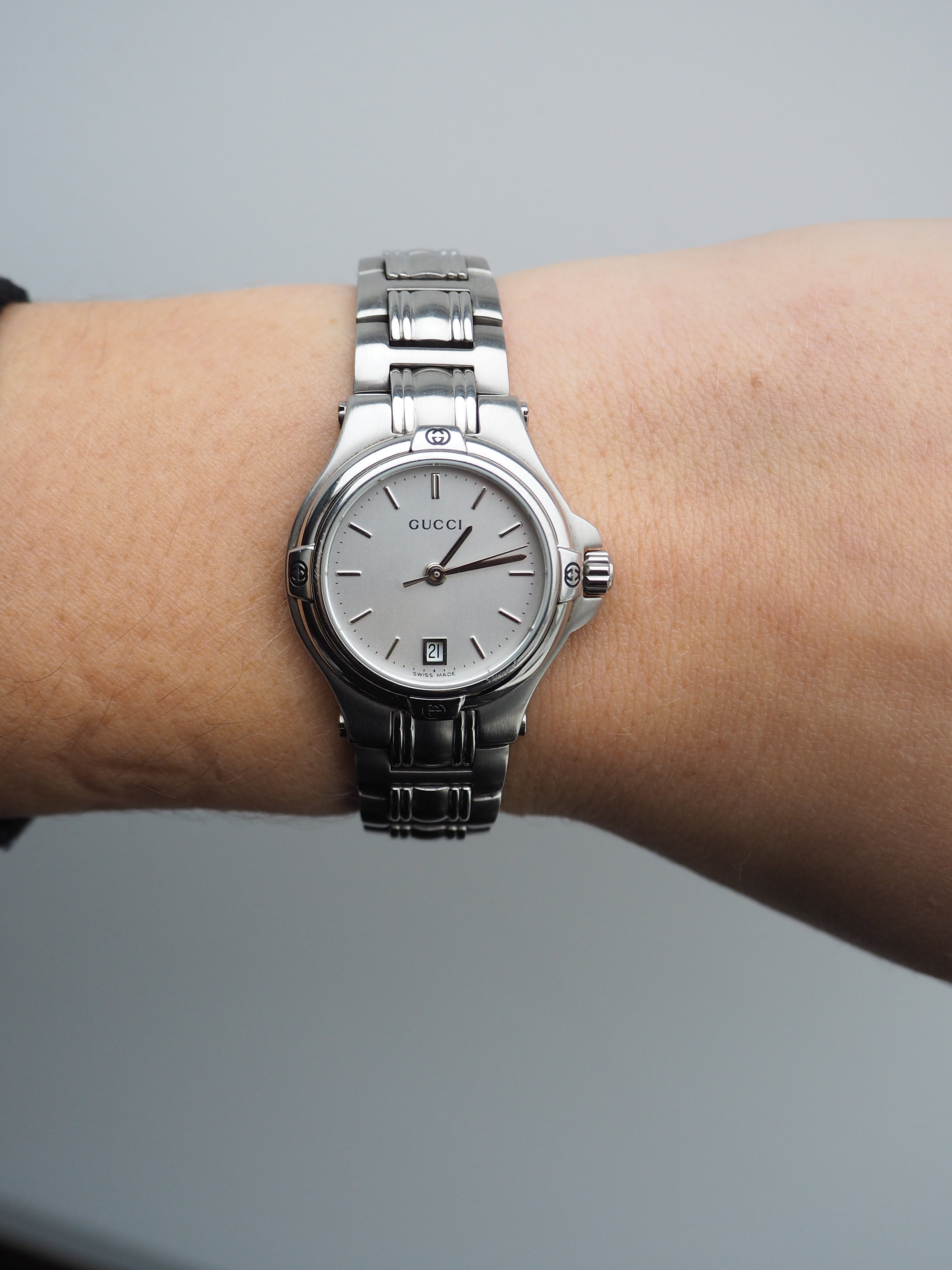 Gucci 9040L Watch Silver | Pre-Owned Luxury – Archives de Luxe