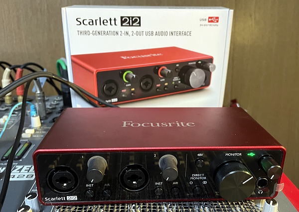 Focusrite オーディオインターフェース Scarlet 2i2 赤 Amazon.co.jp