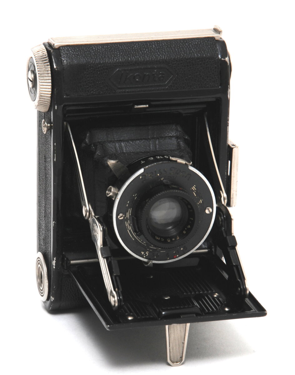 Zeiss Ikon IKONTA 520/18 folding camera w. Novar Anastigmat 4,5