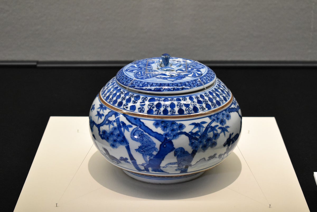 銀閣】中国美術 青花 雲鶴龍紋 蓋壷 瓶 高38.5cm 旧家蔵出(