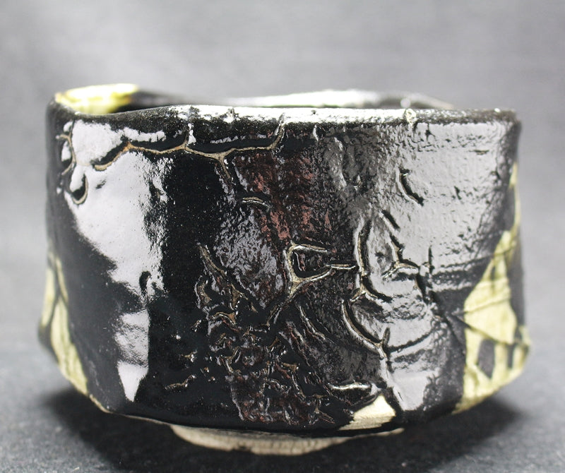 24602 山田和 (黒織部茶碗) YAMADA Kazu – アート飛田