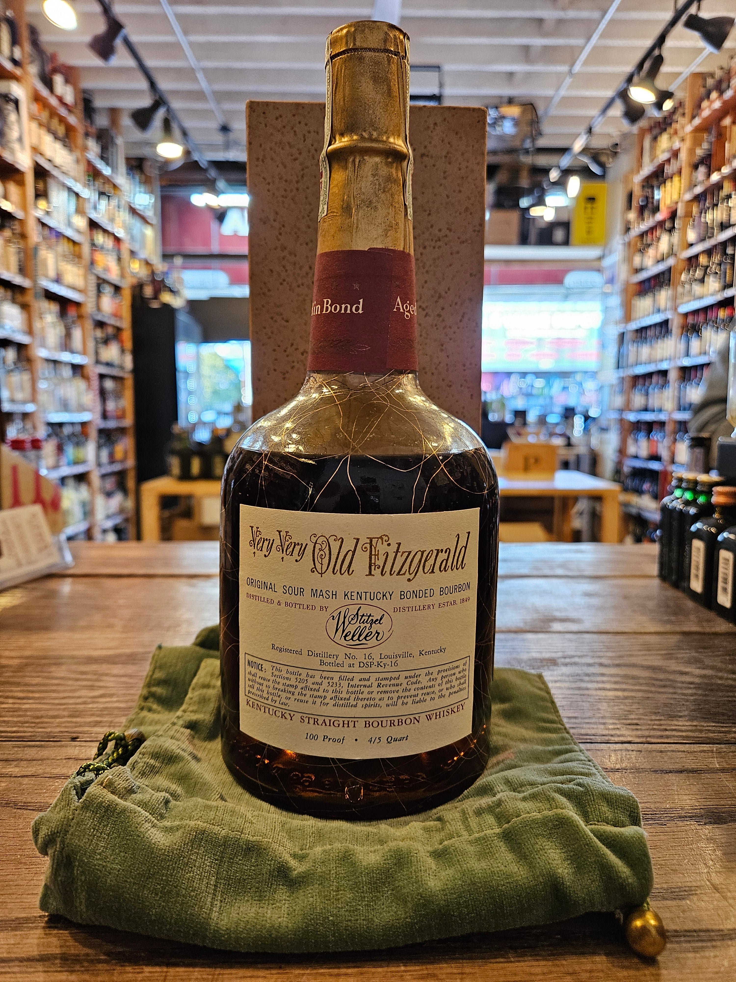 Very Very Old Fitzgerald 12 Year Bourbon 1970. 4/5 Quart – Arthur