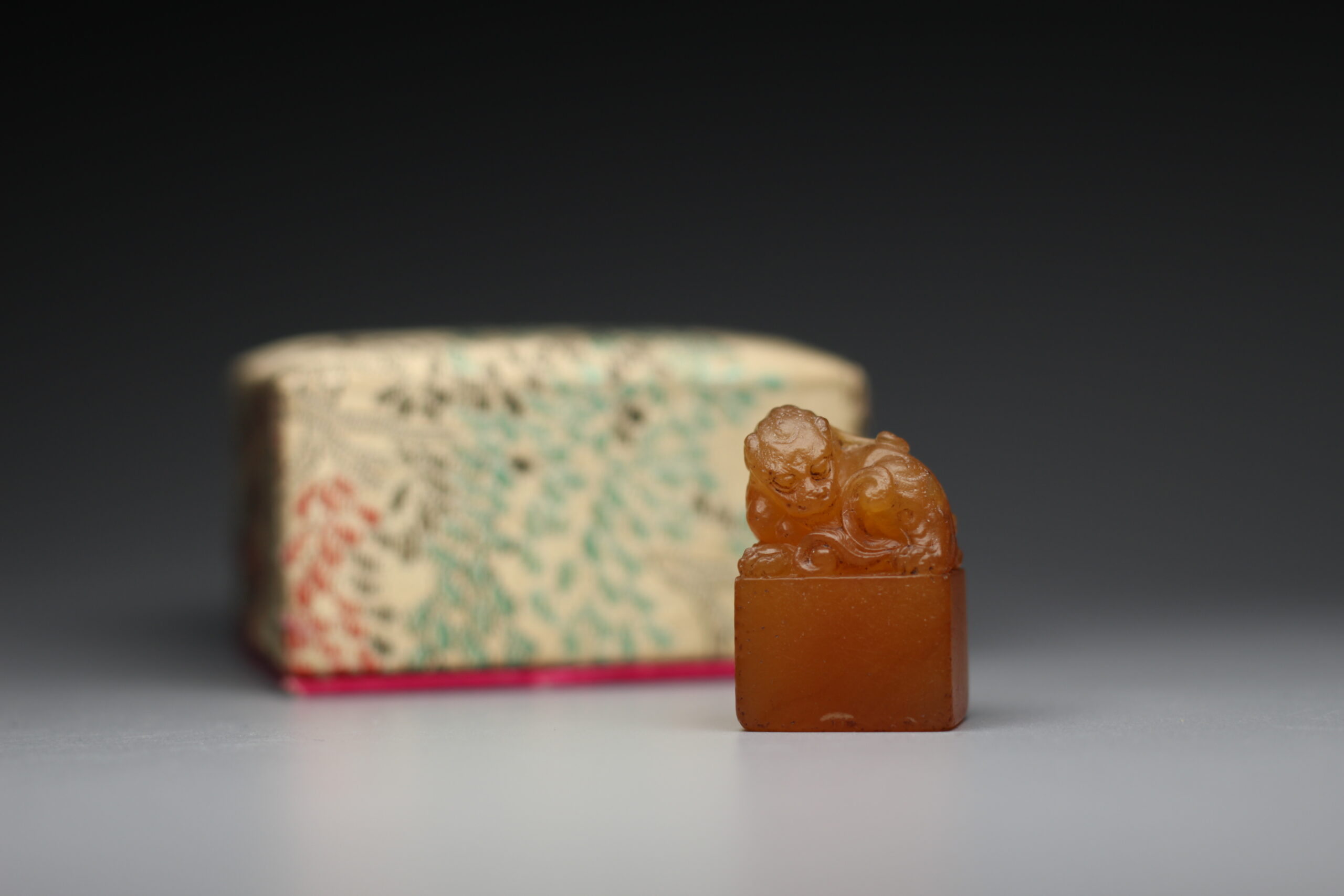 56 ラオス石 手彫り 瑞獣 高級 印材 印石 篆刻 書道 落款 関防 56