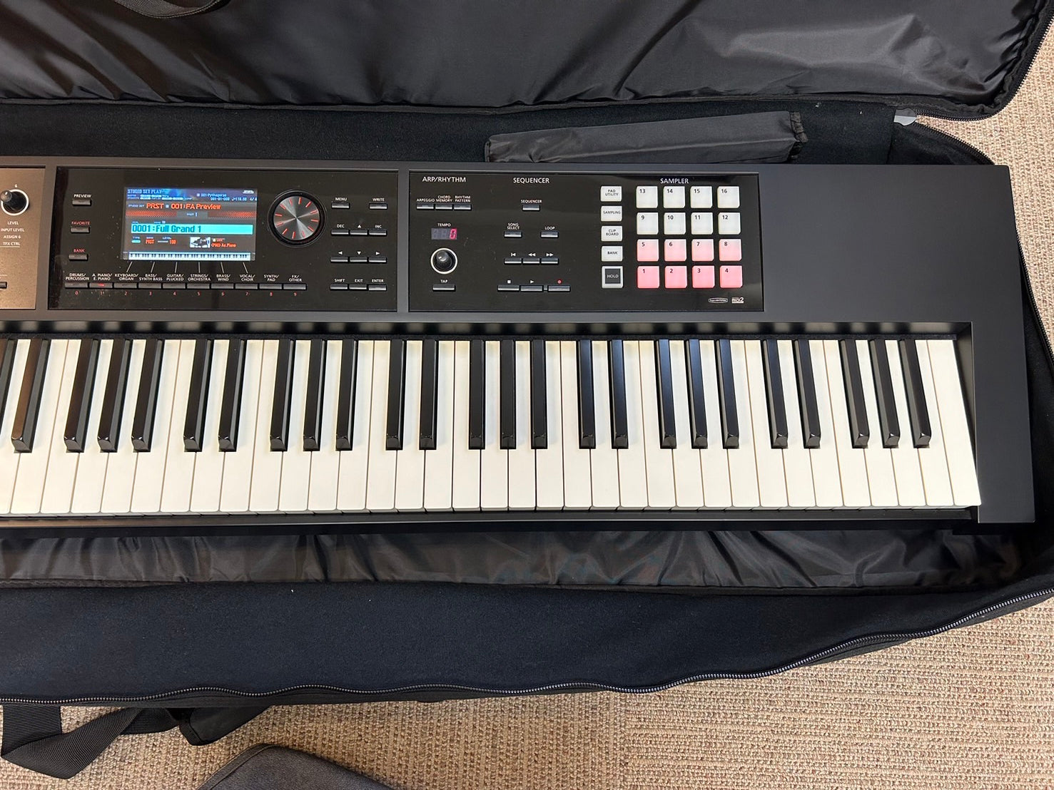 Roland FA-08 88鍵 訳あり 専用ケース付き 訳あり Roland FA-08 88鍵