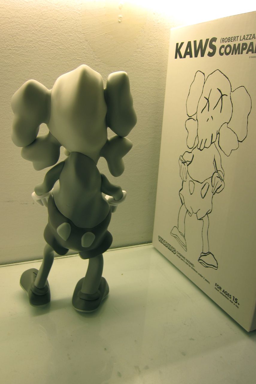 KAWSのROBERT LAZZARINIバージョンのCOMPANIONフ KAWS, Robert