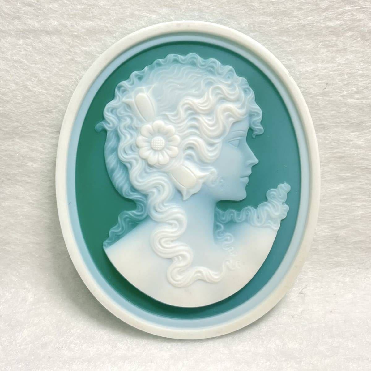 K18 ストーンカメオ ブローチ＆ペンダントトップ兼用 彫刻家シュミット