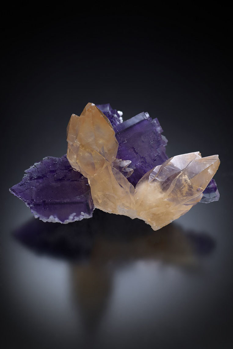 アメリカイリノイ州Minerva産フローライト