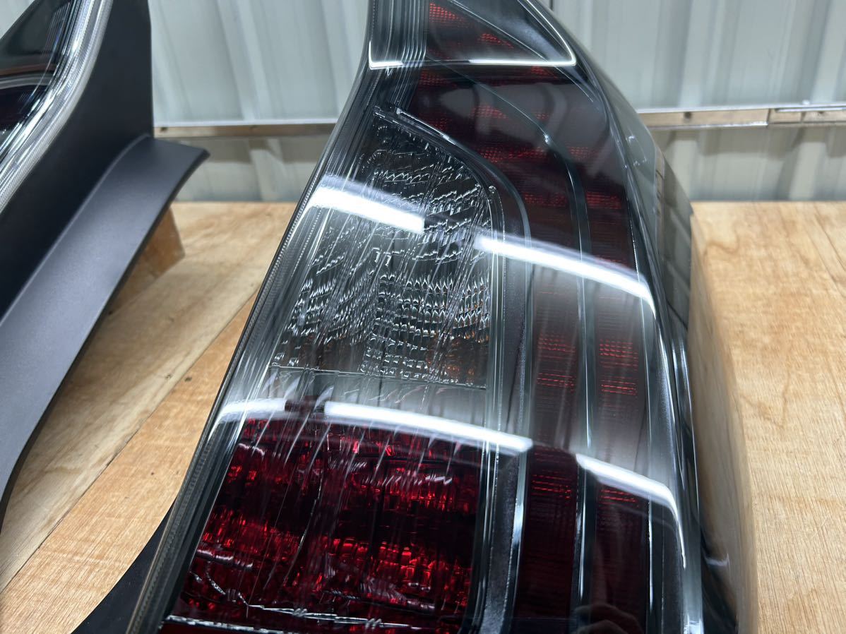 6型ハイエースワゴンR3年新車外し純正テールランプ寒冷地仕様