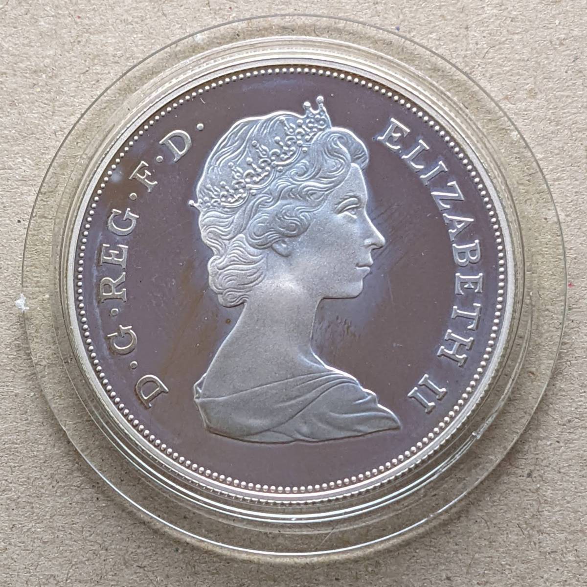 UK22QMPT 皇太后生誕80年記念 フォークランド 1980年 50ペンス 記念