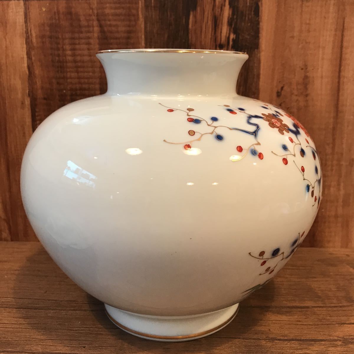 未使用品宮内庁御用達 有田焼 深川製磁 官窯染付 花瓶 壺 共箱付 箱