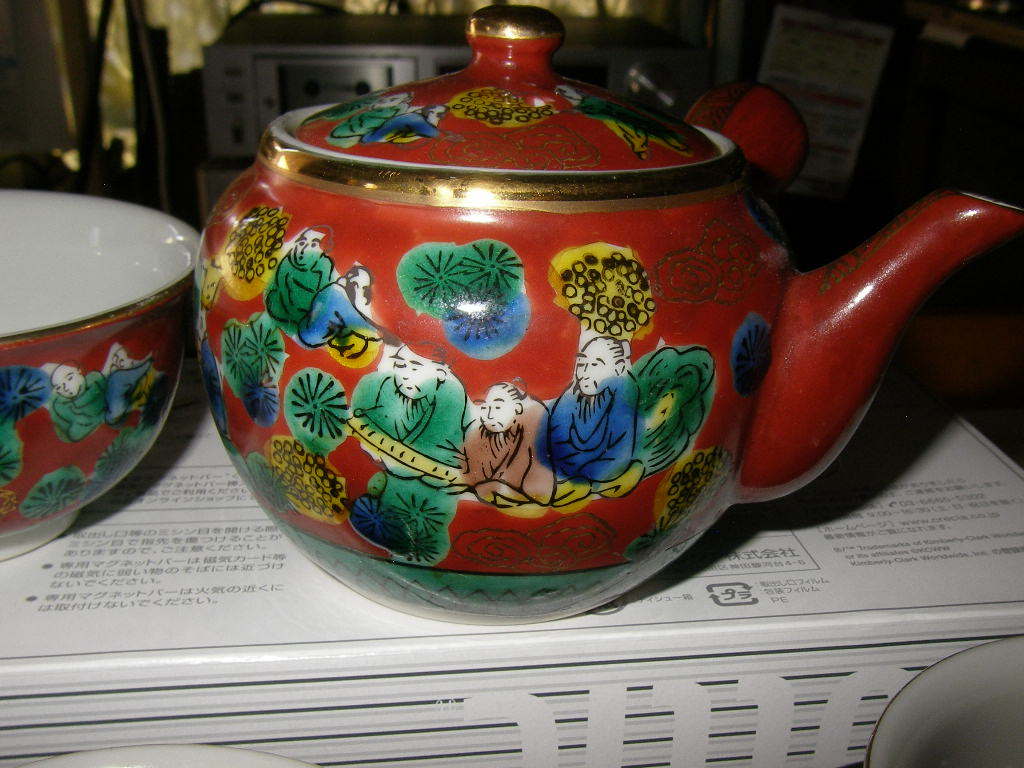 骨董品】九谷焼木米急須1個・蓋付茶碗2個・湯呑茶碗4個