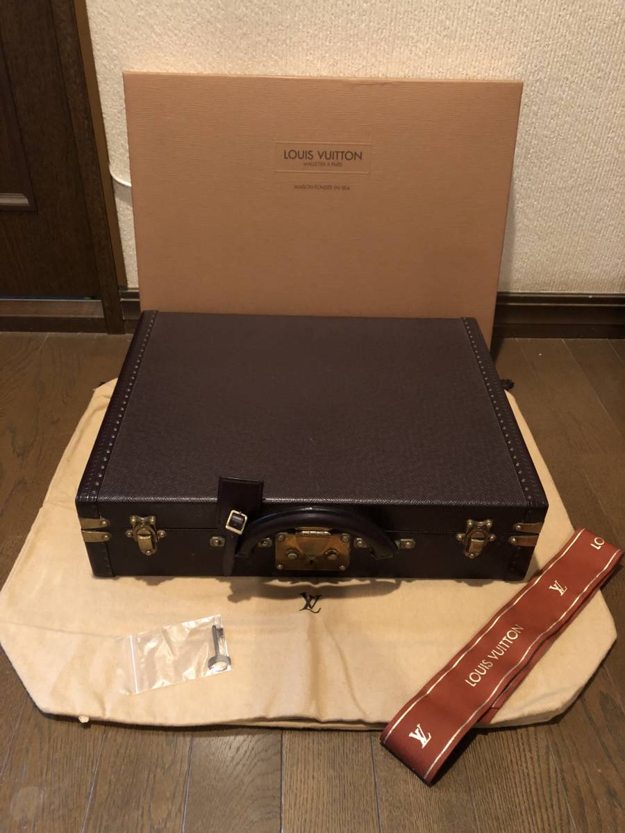LOUIS VUITTON M30006 President Briefcase ルイヴィトン プレジデント