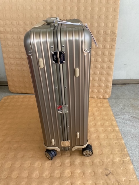 良品 リモワ トパーズ チタニウム 85L 4輪 キャリーケース 大容量