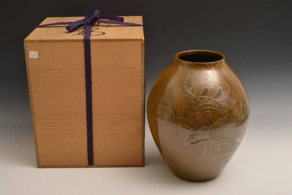 100%新品，低価 T05454 柴田伊佐美(号：美芝)鳳凰銀象嵌鋳銅花瓶