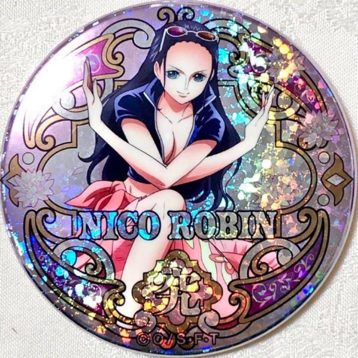 ワンピース ロビン 輩缶バッチ シャイン SHINE 麦わらストア 限定