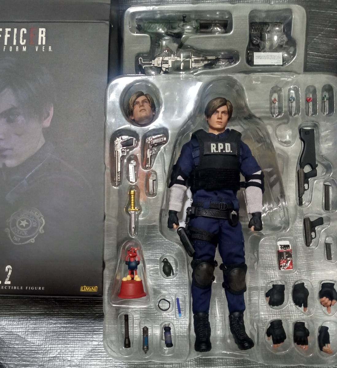 lim toys バイオハザード レオン フィギュア limtoys バイオハザード