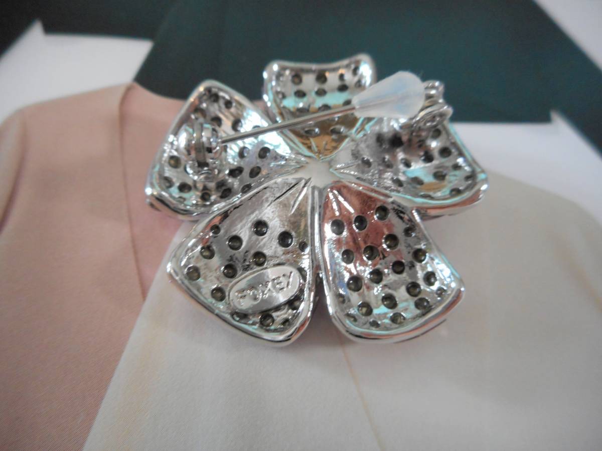 新品】FOXEY ブローチ 定価33000 【公式通販】