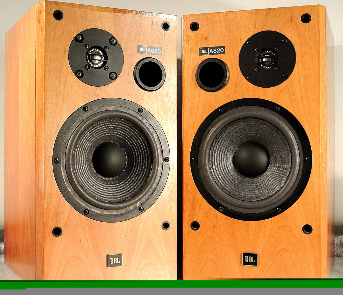 JBL A820 スピーカー ウッド調 JBL A820Vecchioの仕様