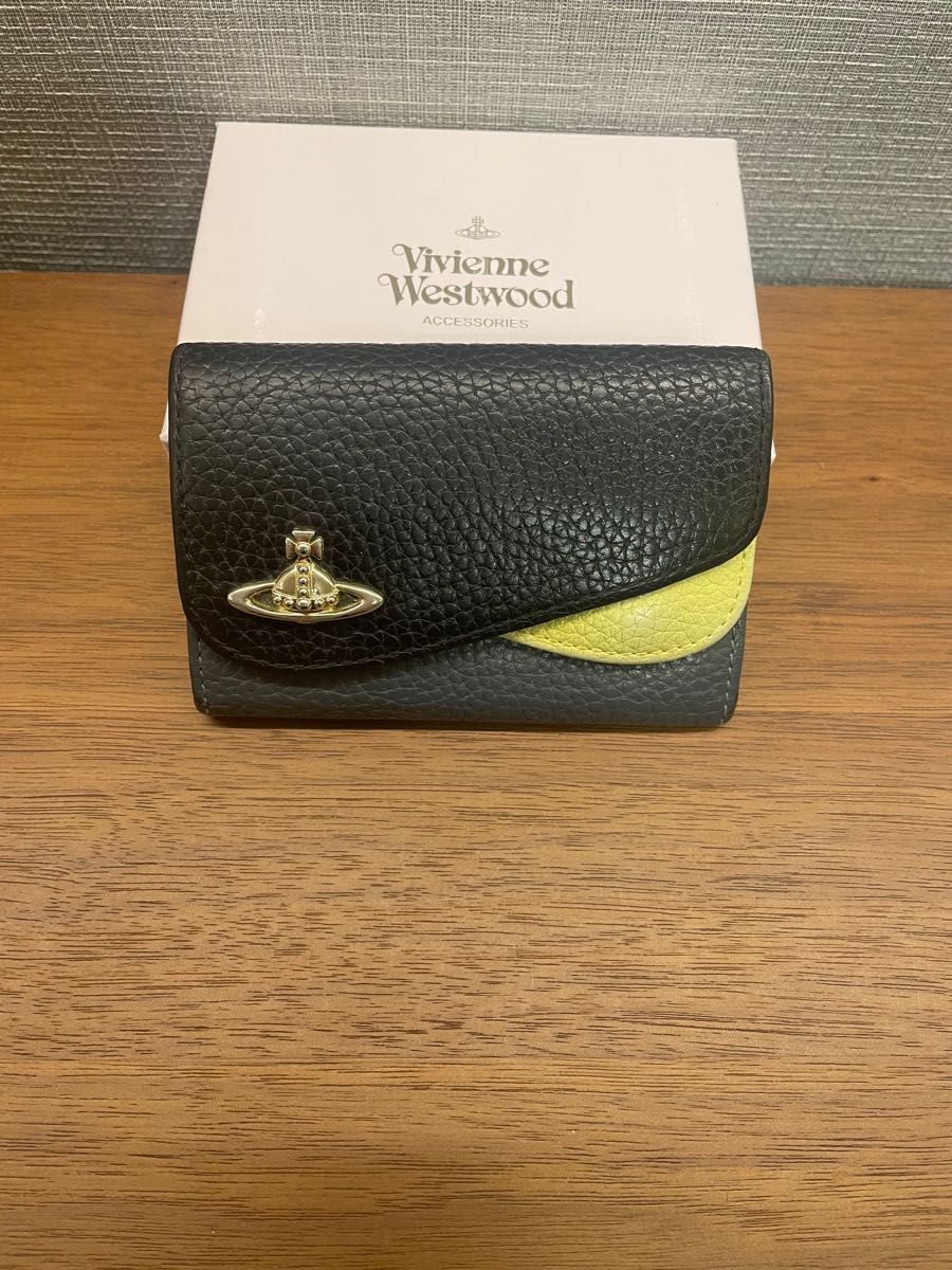 ヴィヴィアンウエストウッド Vivienne Westwood ダブルフラップ レザー