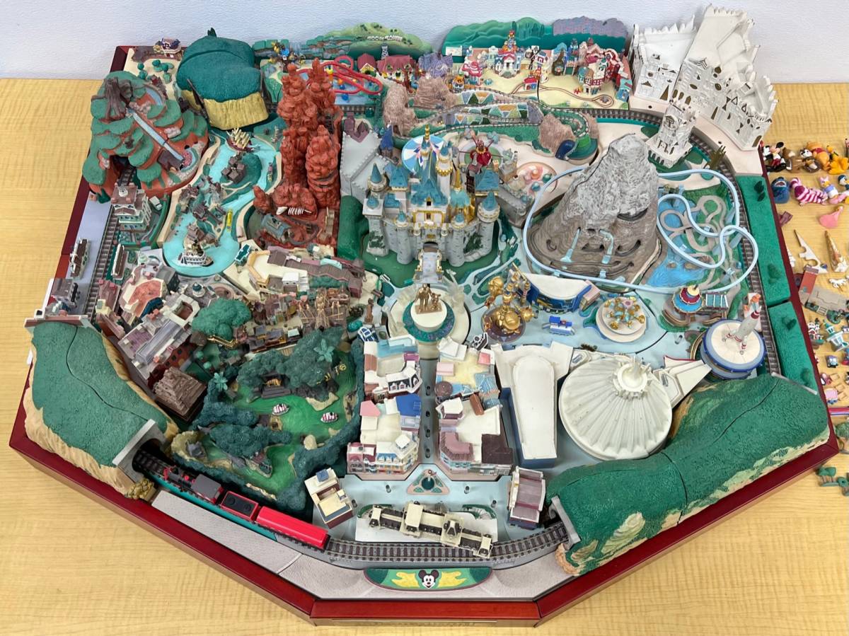 送料込み】デアゴスティーニ マイディズニーランド ジオラマと台座の