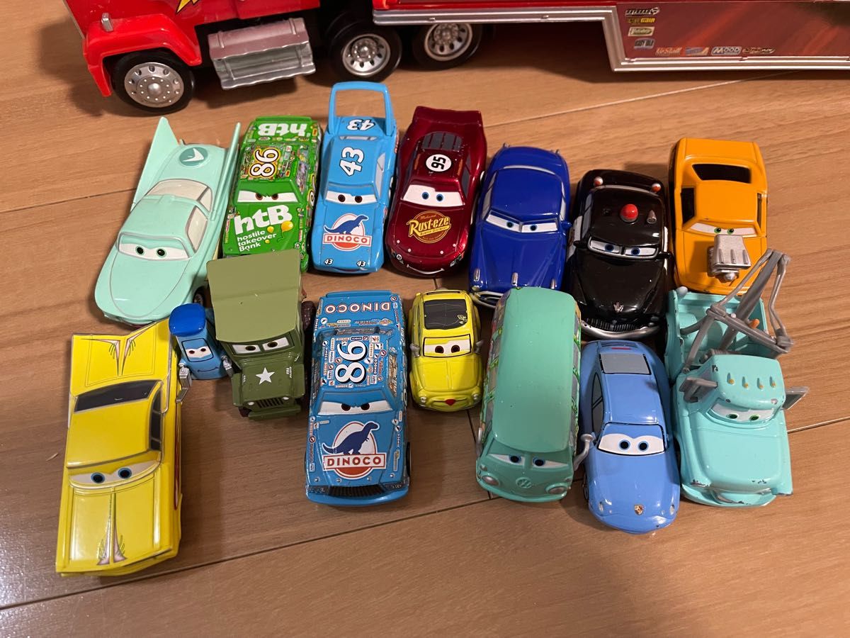 新品 初代マックトレーラー＆カーズ ミニカー15台セット ディズニー