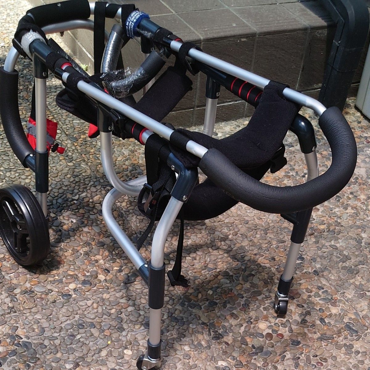 犬用車椅子 4輪 あご乗せ付き 中型犬｜Yahoo!フリマ（旧PayPayフリマ）