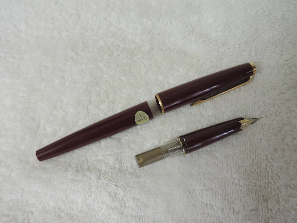 ドイツ製・モンブラン 万年筆 ワイン色軸・吸入式・ペン先585(金14K)M