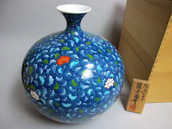 有田焼 染錦牡丹唐草文壷 藤井勝雲作 i-img600x450-