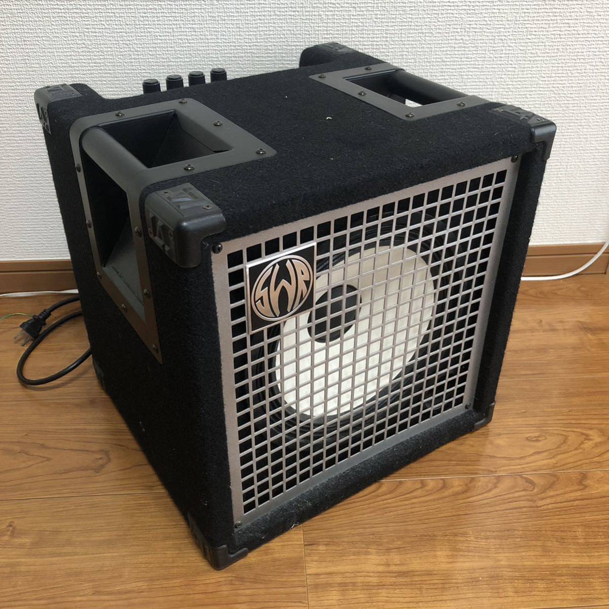 SWR LA10 ベースアンプ35ワット SWR LA10 ベースアンプ 廃盤