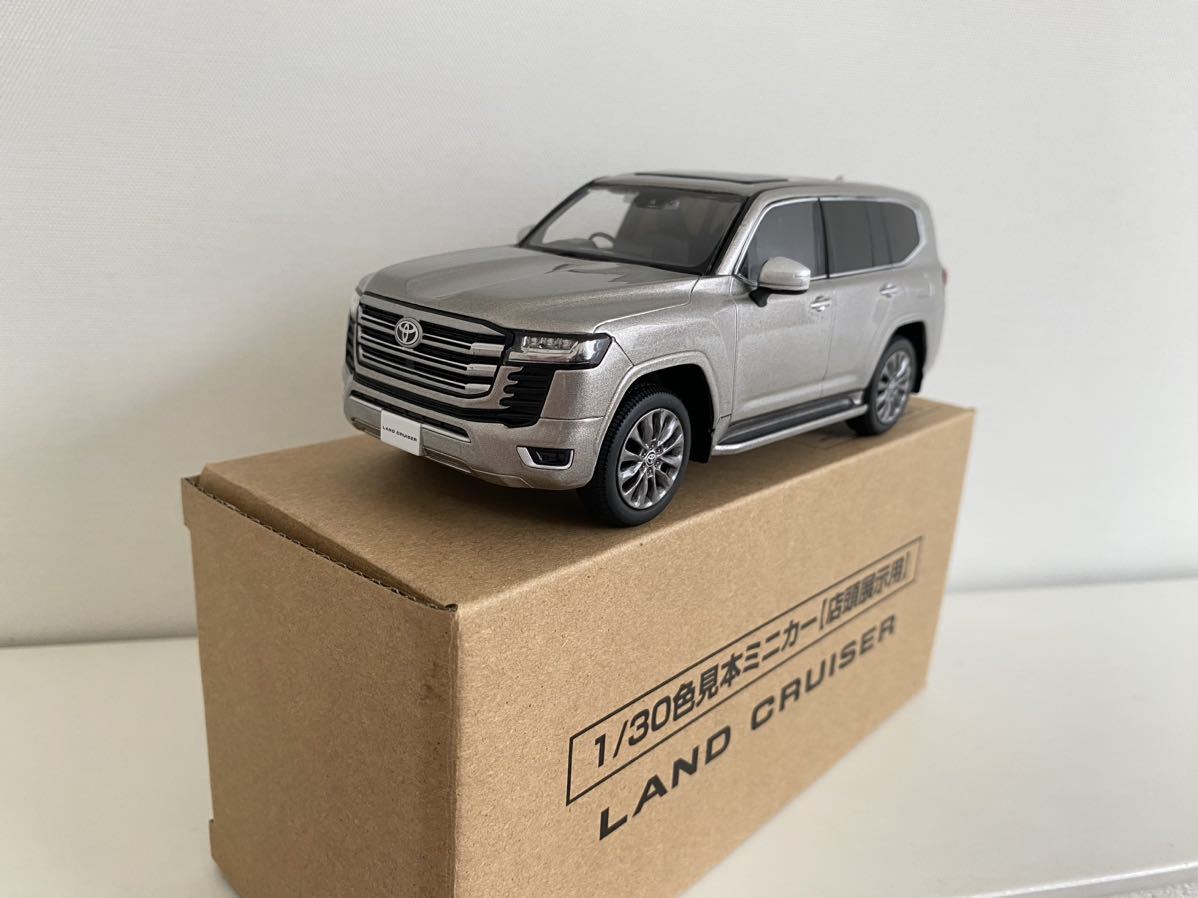 送料込み ランドクルーザー 300 ZX ミニカー トヨタ 1/30 カラー