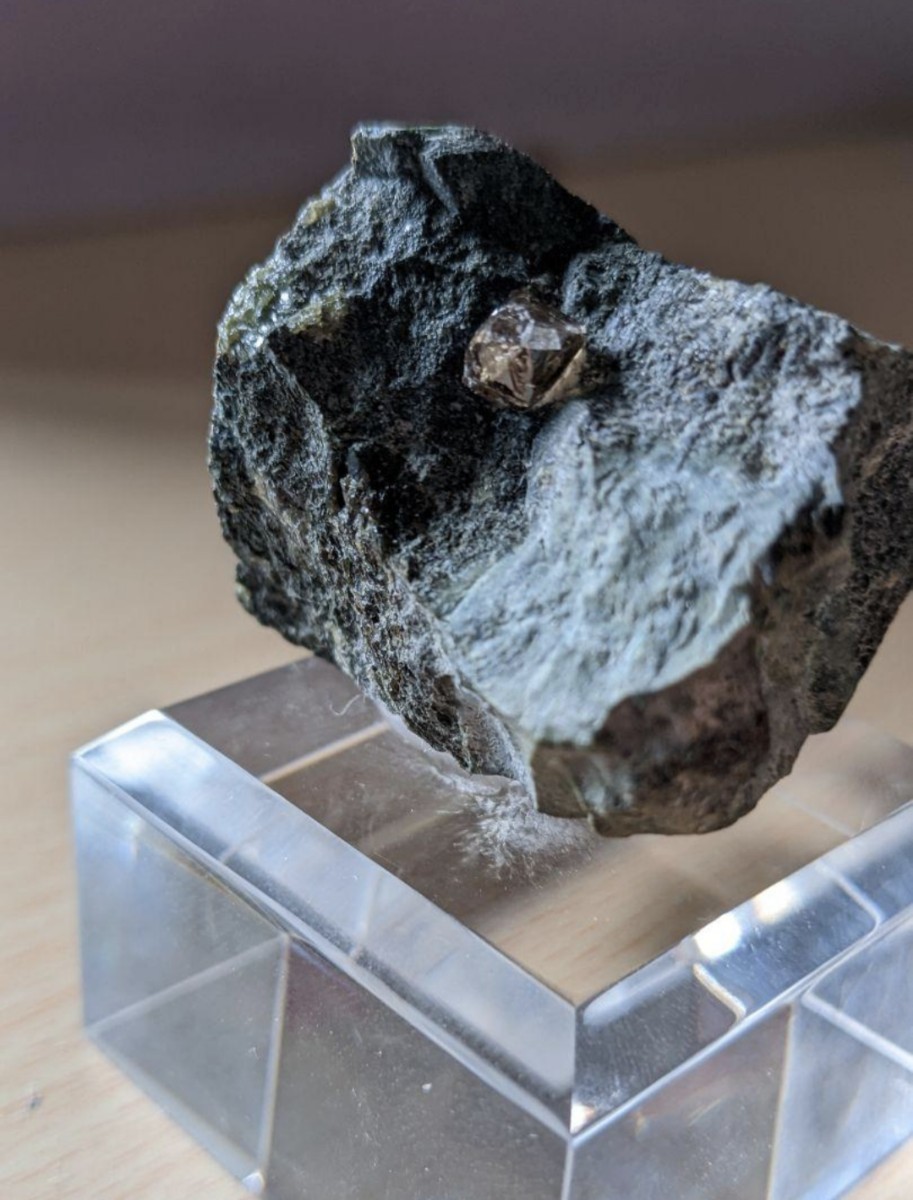 鉱物標本】ダイヤモンド＆キンバーライト