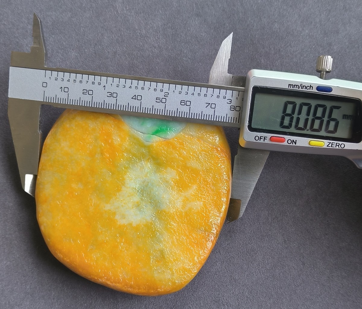 貴重】ミャンマー産黄本翡翠（ジェダイト）の原石（87g）