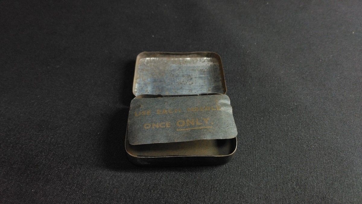 Columbia コロムビア 針約160本 ケースセット ブリキ レトロ