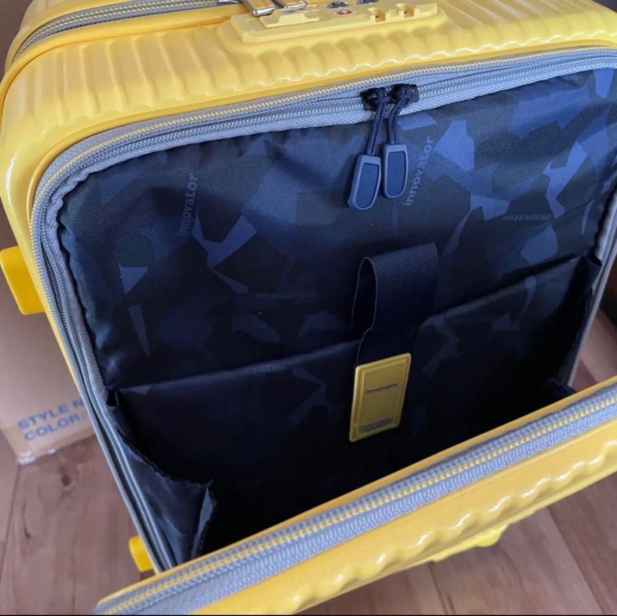 イノベーター / サニーイエロー / 38L /スーツケース /キャリーケース