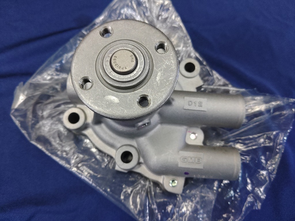 黒*ン様 未使用 ダイハツ ZMエンジン用ウォーターポンプ ハイゼットS38