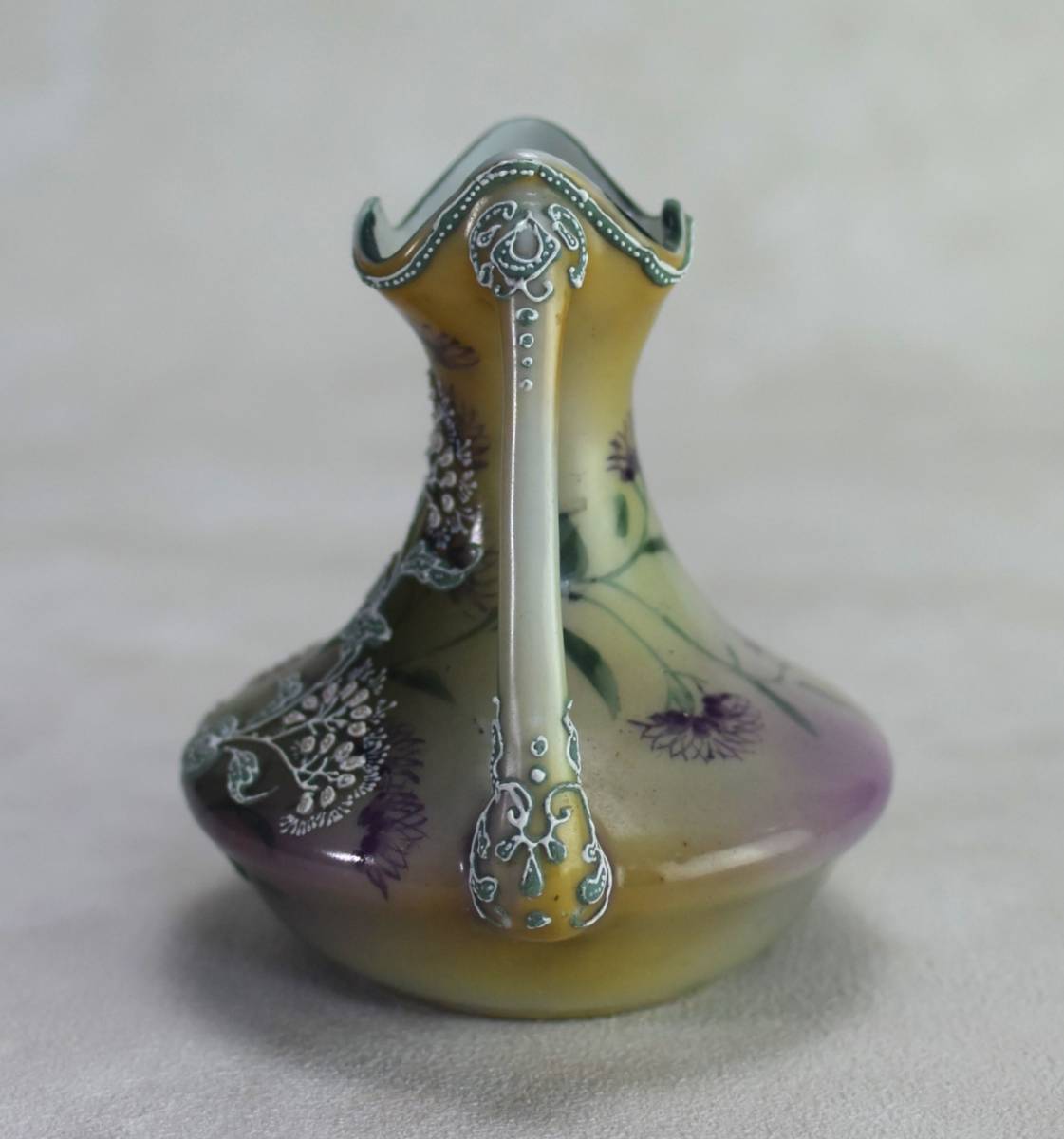 希少】オールドニッポン 約20㎝ 蝶紋盛上げ花瓶 一陳盛り アンティーク