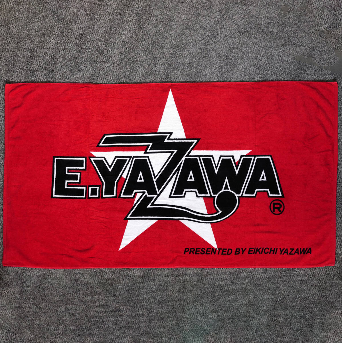E.YAZAWA ロゴタオル 赤黒白 Amazon.co.jp: 矢沢永吉（EIKICHI YAZAWA