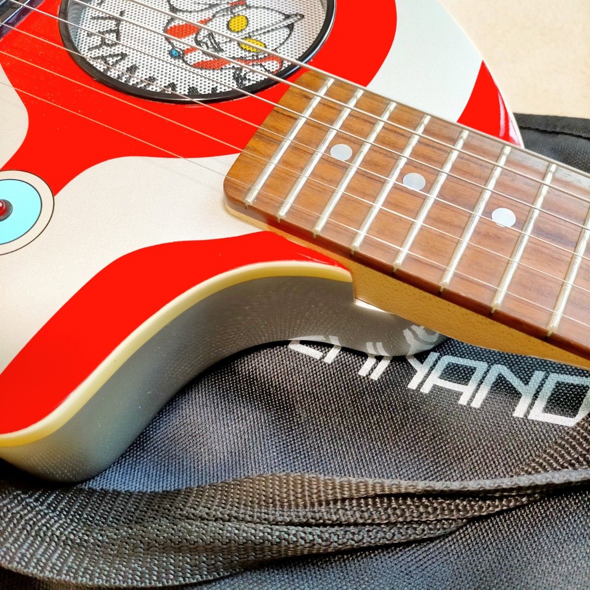 Fernandes zo-3 ウルトラマンモデルUBB Fernandes zo-3 ウルトラマン UBB