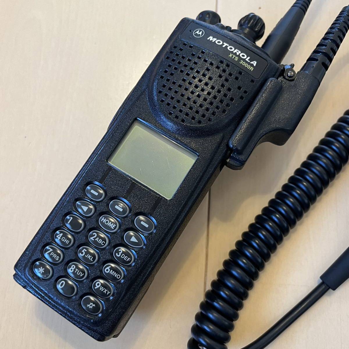 実物 放出品 MOTOROLA XTS3000 R MODEL 3 モトローラ 無線機 LE装備 LE