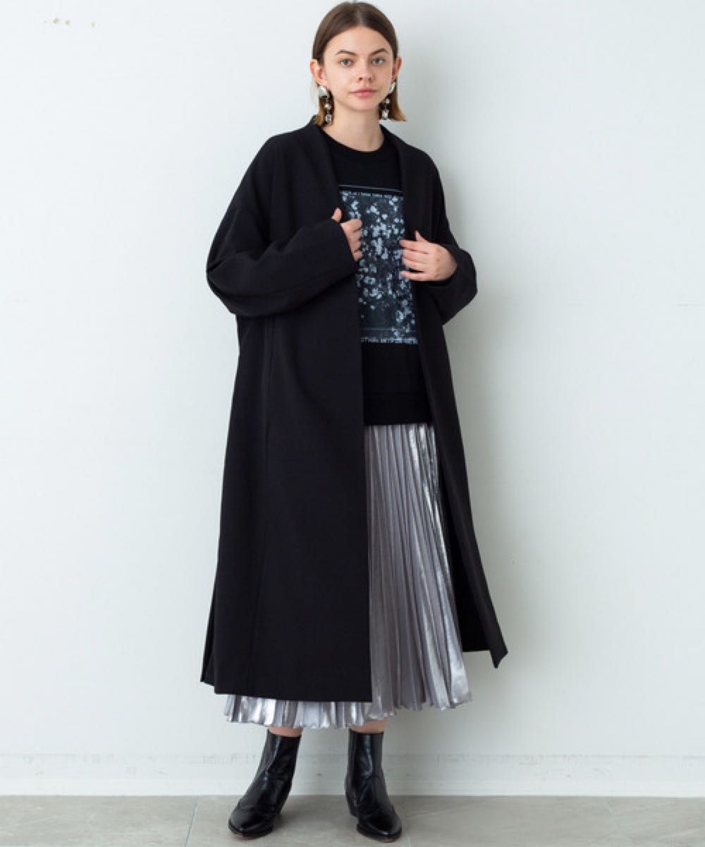 UN3D ノーカラー プリーツ フレア ボタンレス Aライン ロングコート